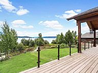 Lakefront Luxury vacation rental property