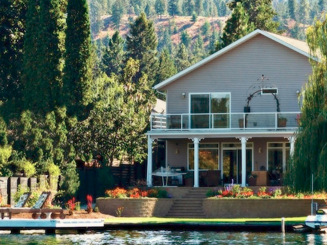 Picture of the Liquid Jewel Retreat in Coeur d Alene, Idaho