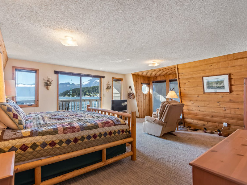 Picture of the Docks End Floating Home - Bayview in Sandpoint, Idaho