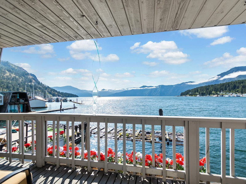 Picture of the Docks End Floating Home - Bayview in Sandpoint, Idaho