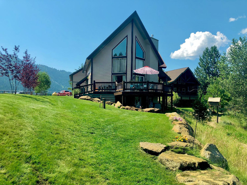 Picture of the Norwood Lake Lodge in Donnelly, Idaho