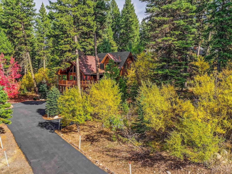 Picture of the Aspen Lodge in McCall, Idaho