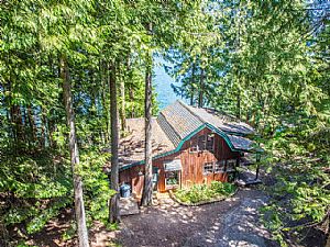 Murphy Bay Lakefront Sandpoint Idaho Vacation Rental Cabin Home